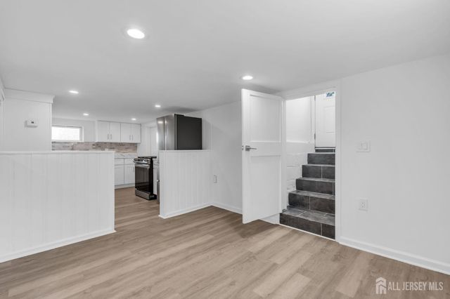 21 Market Street, Edison, NJ 08817