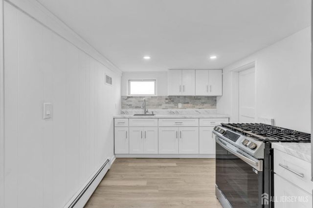 21 Market Street, Edison, NJ 08817