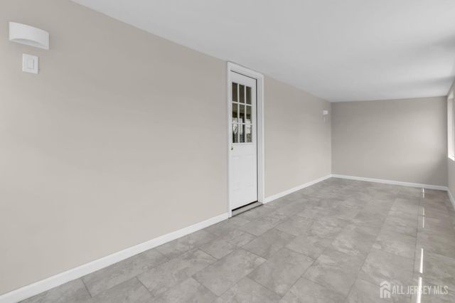 21 Market Street, Edison, NJ 08817