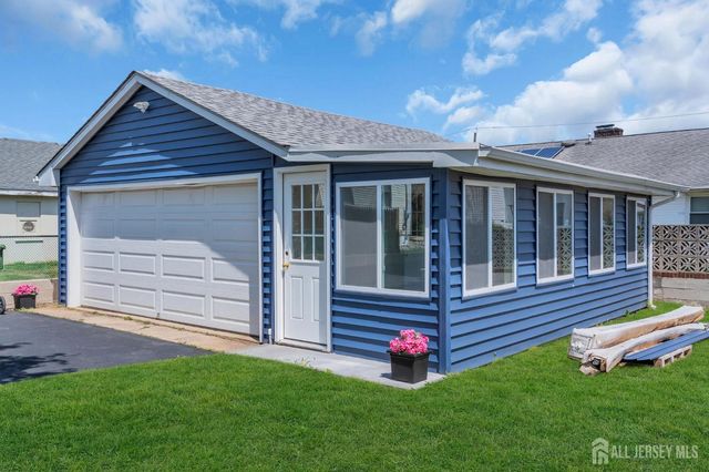 21 Market Street, Edison, NJ 08817