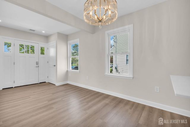 21 Market Street, Edison, NJ 08817