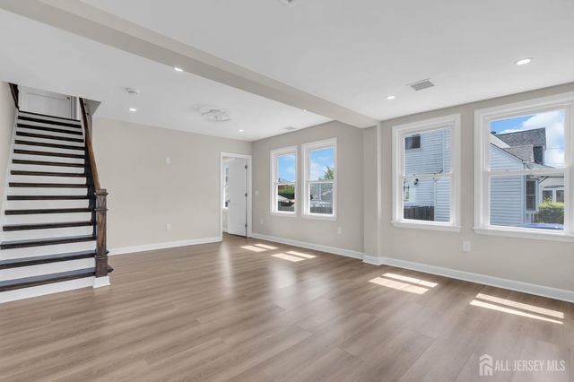 21 Market Street, Edison, NJ 08817