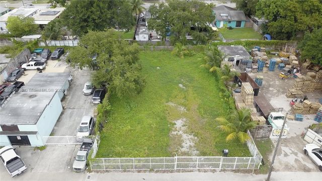 3039 NW 54th St, Miami, FL 33142