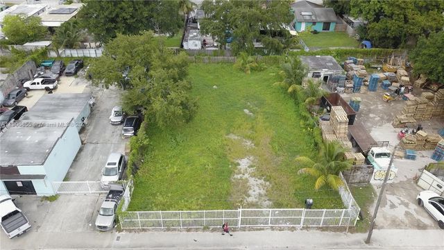 3039 NW 54th St, Miami, FL 33142