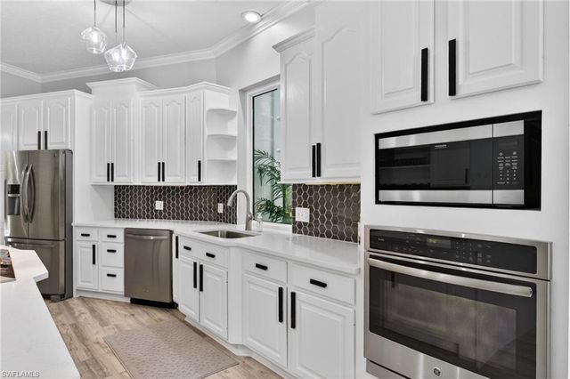 4075 1st AVE SW, Naples, FL 34119
