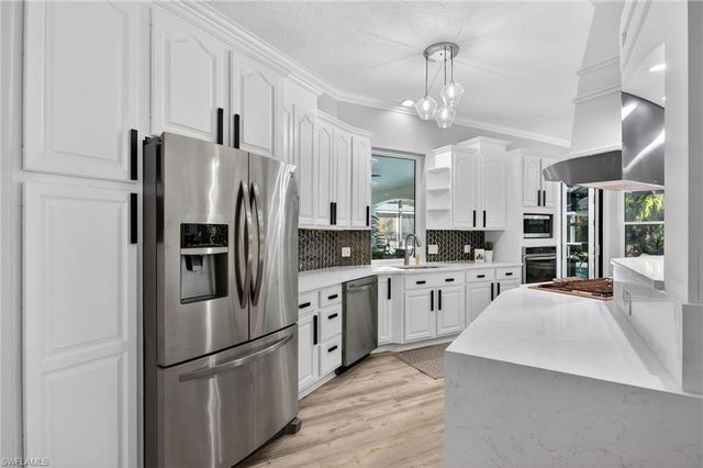 4075 1st AVE SW, Naples, FL 34119