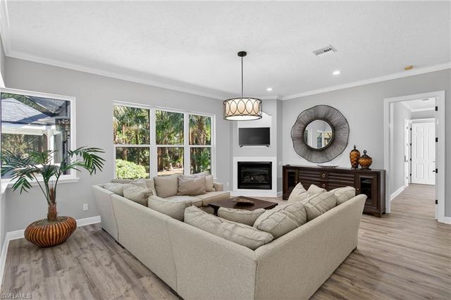 4075 1st AVE SW, Naples, FL 34119