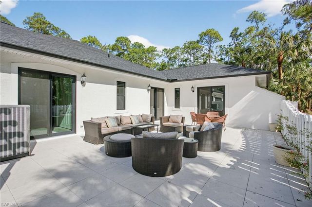 4075 1st AVE SW, Naples, FL 34119