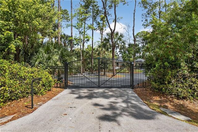 4075 1st AVE SW, Naples, FL 34119