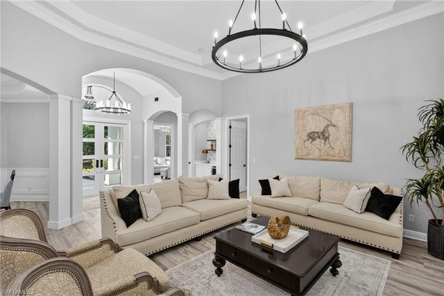4075 1st AVE SW, Naples, FL 34119