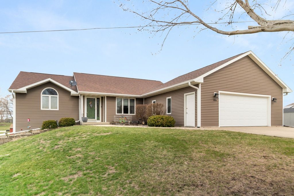 446 Fairview Drive, Madrid, IA 50156
