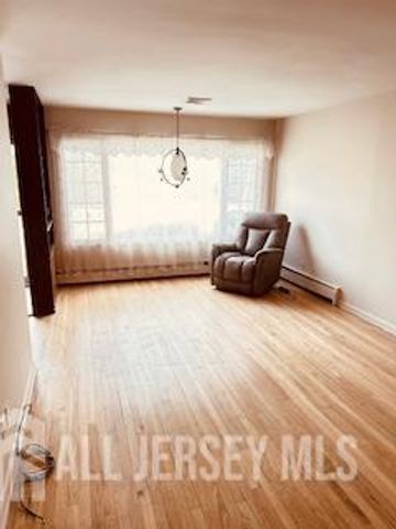 364 S Madison S Avenue, Dunellen, NJ 08812