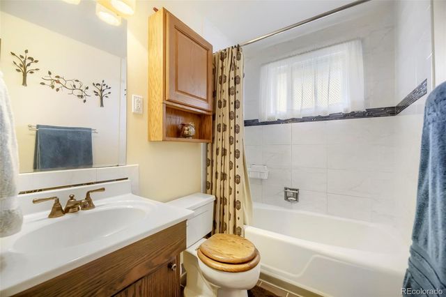 8653 W Hawaii Drive, Lakewood, CO 80232
