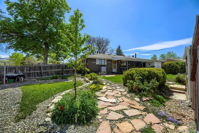 8653 W Hawaii Drive, Lakewood, CO 80232