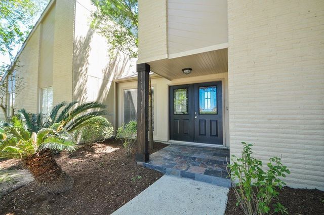 7615 Bankside Drive, Houston, TX 77071