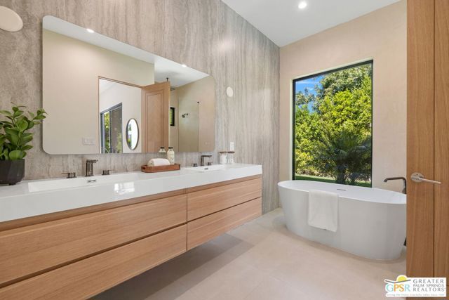 1458 E El Alameda, Palm Springs, CA 92262