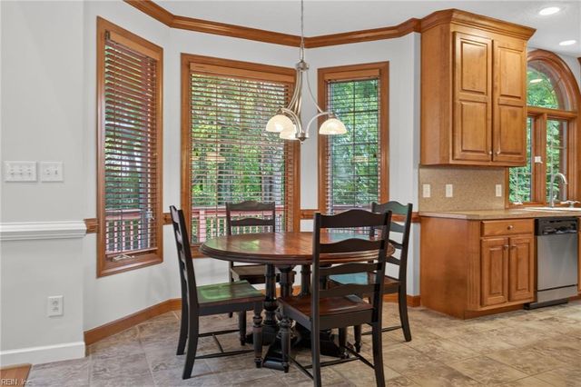 426 Richter LN, Yorktown, VA 23693