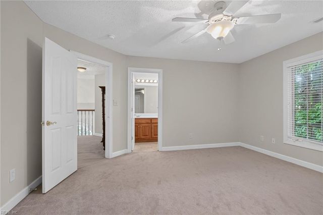 426 Richter LN, Yorktown, VA 23693