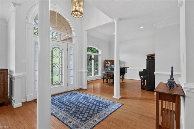 426 Richter LN, Yorktown, VA 23693