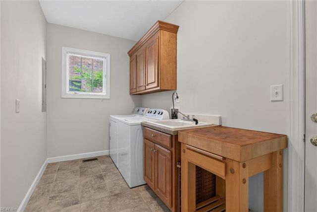 426 Richter LN, Yorktown, VA 23693