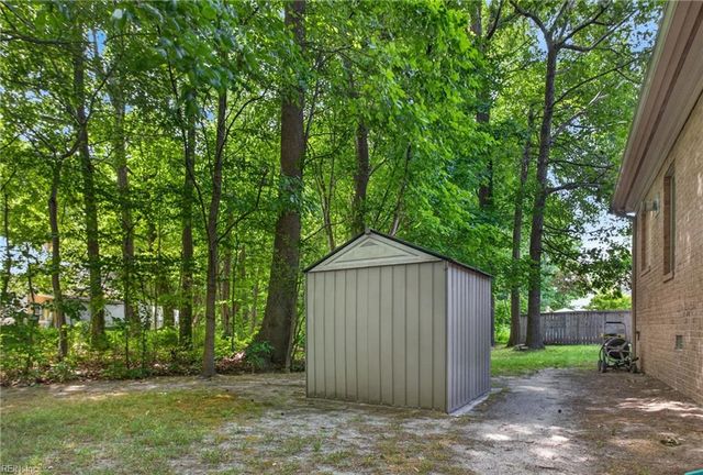 426 Richter LN, Yorktown, VA 23693