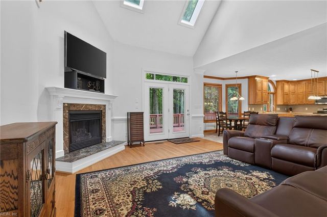 426 Richter LN, Yorktown, VA 23693