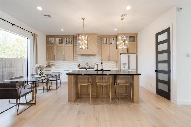 1127 NW 56th Street B, Oklahoma City, OK 73118