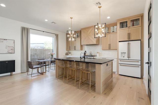 1127 NW 56th Street B, Oklahoma City, OK 73118