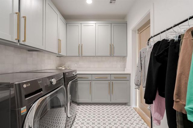 1127 NW 56th Street B, Oklahoma City, OK 73118