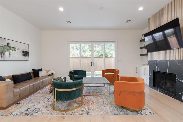 1127 NW 56th Street B, Oklahoma City, OK 73118