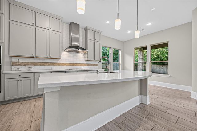150 Cliftons Curve Way, Montgomery, TX 77316