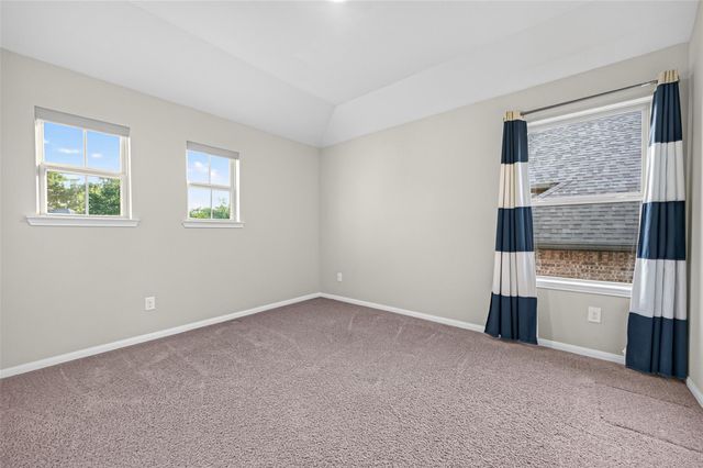 150 Cliftons Curve Way, Montgomery, TX 77316