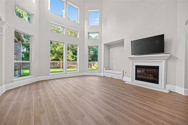 150 Cliftons Curve Way, Montgomery, TX 77316