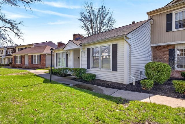 52 New Wickham Drive, Penfield, NY 14526