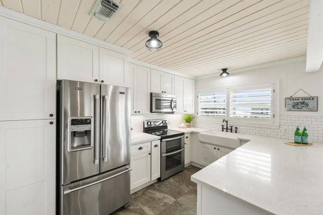 16634 Jamaica Beach Road, Jamaica Beach, TX 77554