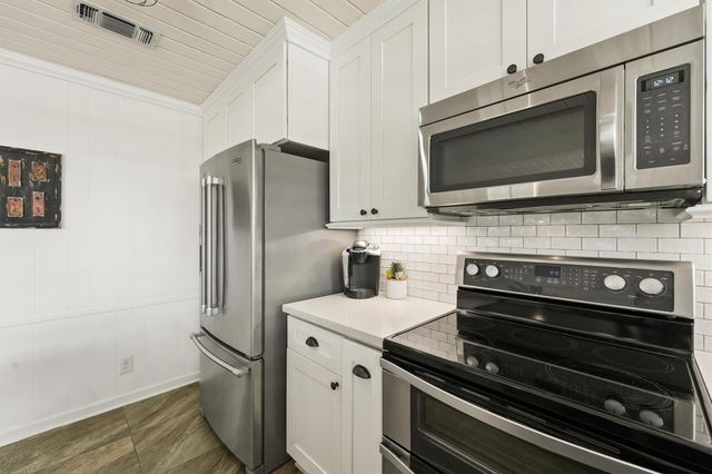 16634 Jamaica Beach Road, Jamaica Beach, TX 77554