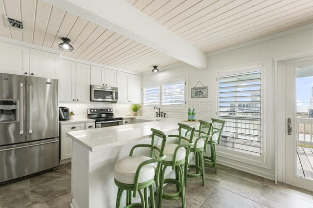 16634 Jamaica Beach Road, Jamaica Beach, TX 77554
