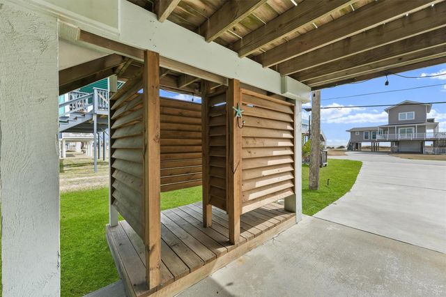 16634 Jamaica Beach Road, Jamaica Beach, TX 77554