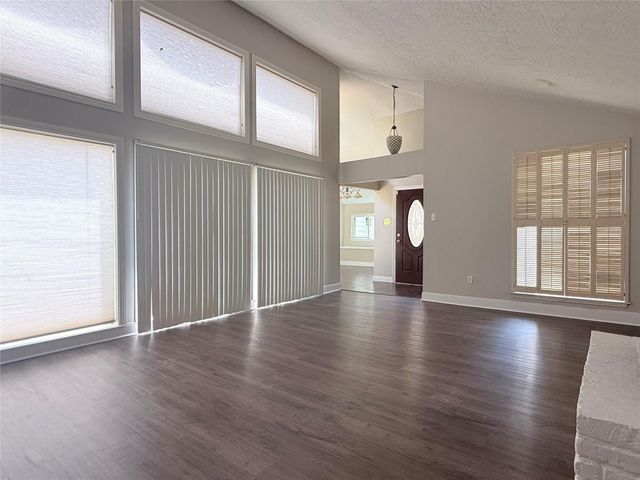 11318 Briar Forest Drive, Houston, TX 77077