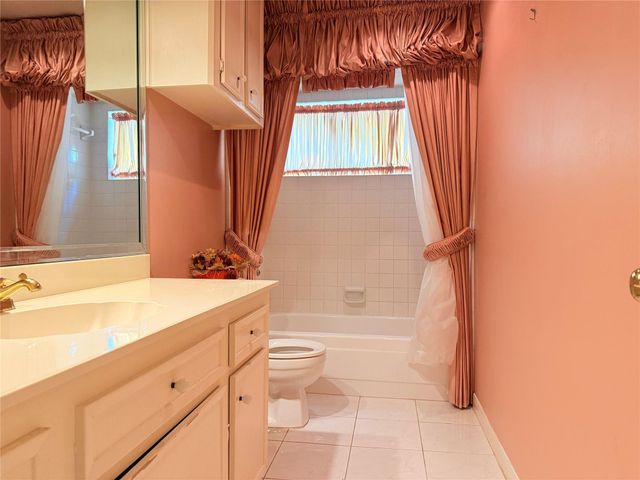 11318 Briar Forest Drive, Houston, TX 77077