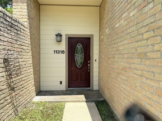 11318 Briar Forest Drive, Houston, TX 77077