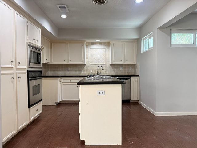 11318 Briar Forest Drive, Houston, TX 77077