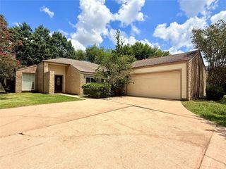 11318 Briar Forest Drive, Houston, TX 77077