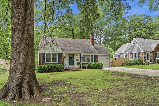 5440 Birch Street, Roeland Park, KS 66205