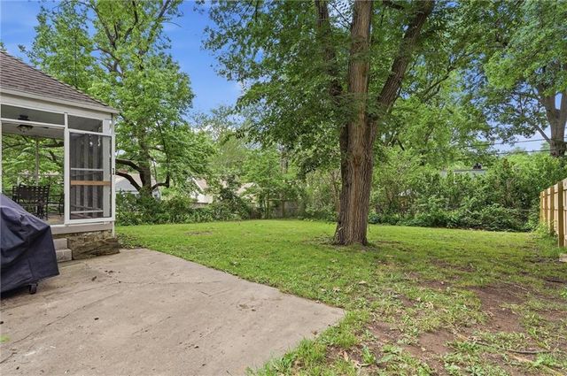 5440 Birch Street, Roeland Park, KS 66205