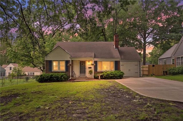 5440 Birch Street, Roeland Park, KS 66205