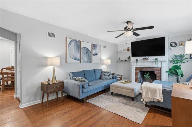 5440 Birch Street, Roeland Park, KS 66205