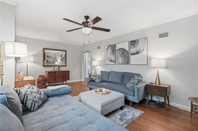 5440 Birch Street, Roeland Park, KS 66205
