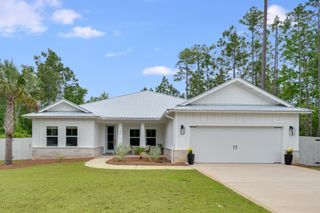 98 Muzzle Street, Freeport, FL 32439