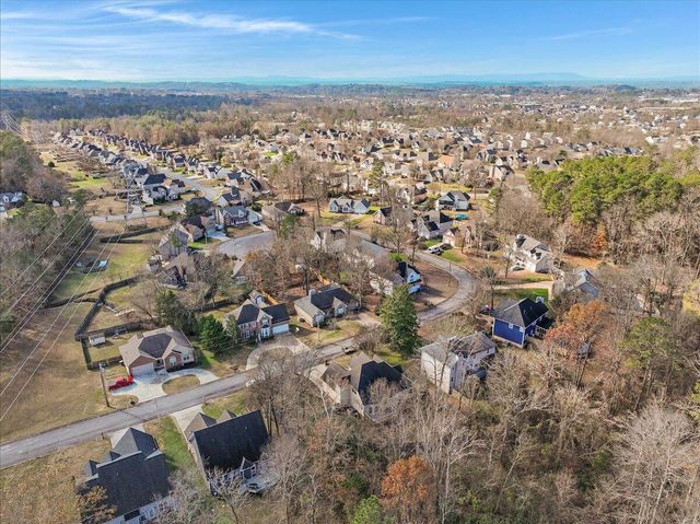 8323 Grinder Creek Place, Chattanooga, TN 37421